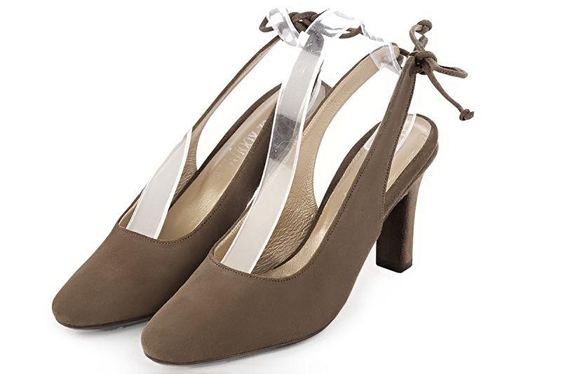 Chocolate brown women's slingback shoes. Round toe. High kitten heels. Front view - Florence KOOIJMAN